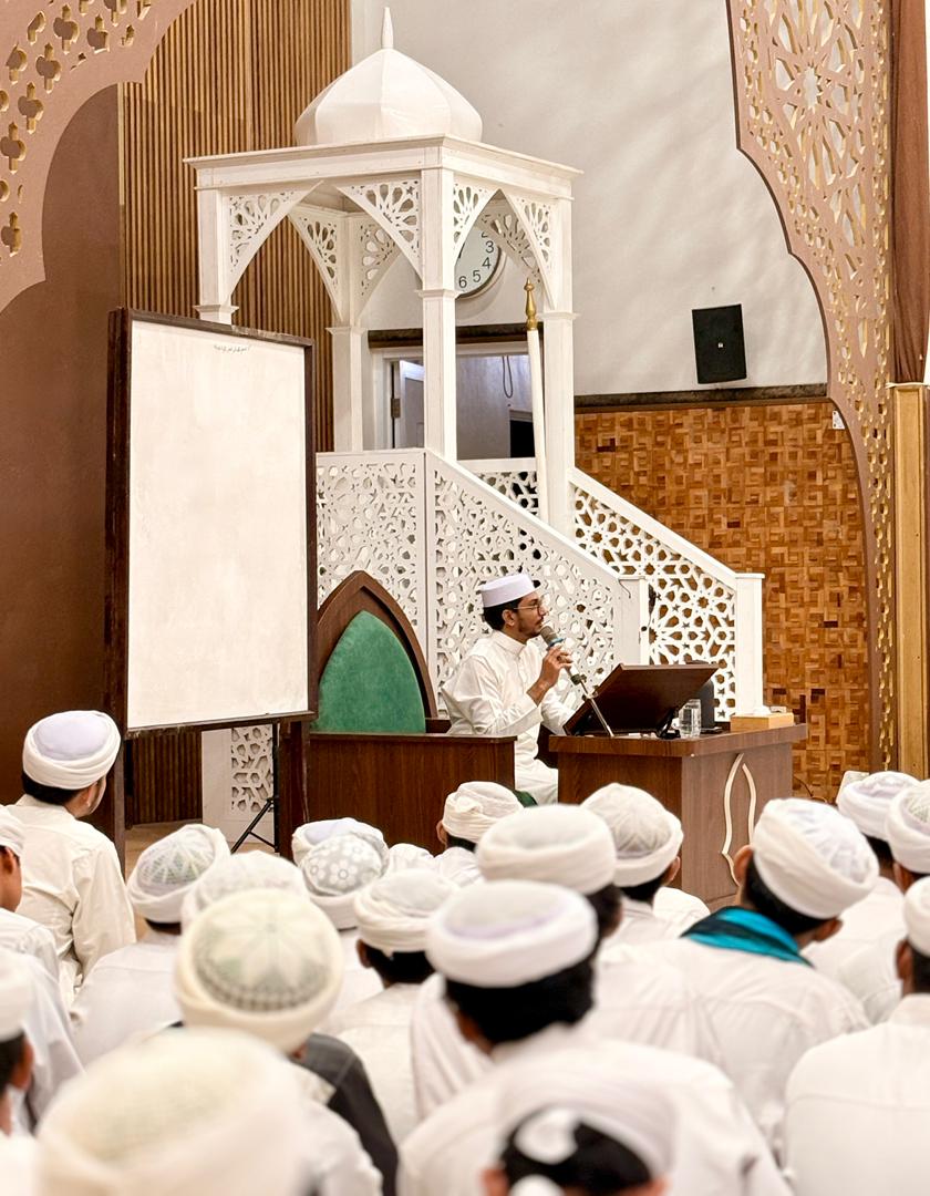 Dr. Al-Ustadz Muhammad bin Alwi Al-Haddad, S.Pd., M.E.